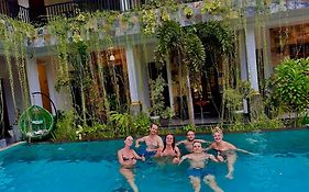 St Claire'S Green Negombo Hotel & Hostels